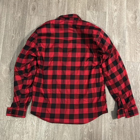 Noru red and black checkered riding shirt with armor men’s sz XL - Picture 9 of 10